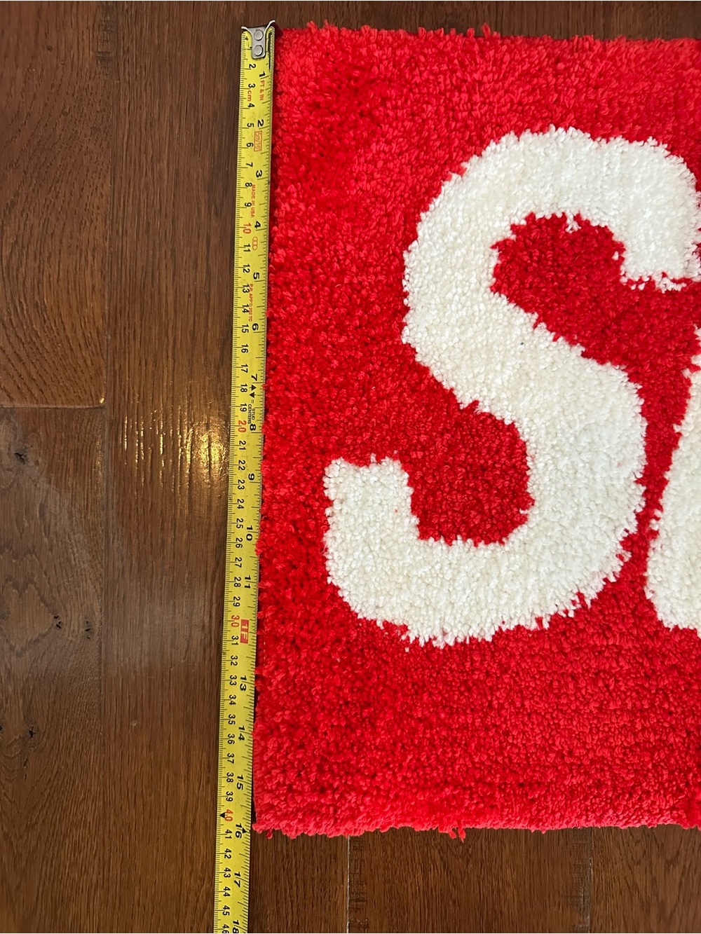 Supreme Rug with star pattern - Picture 2 of 5